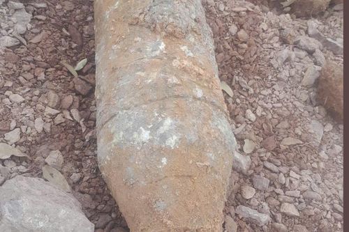 Phát hiện quả bom còn ngòi nổ nặng hơn 100 kg trong vườn nhà ở Bắc Ninh