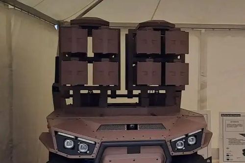 Robot mặt đất mang tên lửa Akeron tạo ra cuộc cách mạng chiến trường