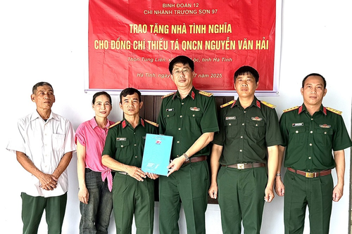 Binh đoàn 12: Chi nhánh Trường Sơn 97 trao tặng nhà tình nghĩa