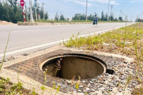 Công an vào cuộc vụ gần 200 nắp hố ga bị mất cắp trên tuyến đường vừa làm xong