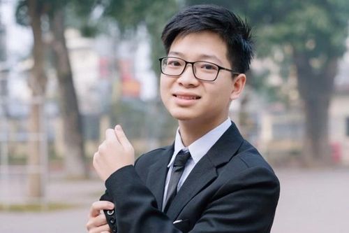 Nam sinh trường làng lập cú đúp thủ khoa vào đại học