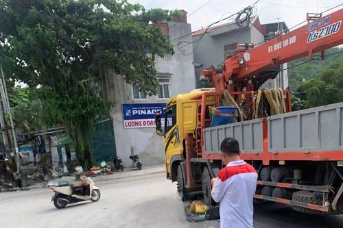 Thanh Hóa: Người phụ nữ tử vong dưới gầm xe cẩu tại ngã 5 Hàm Rồng