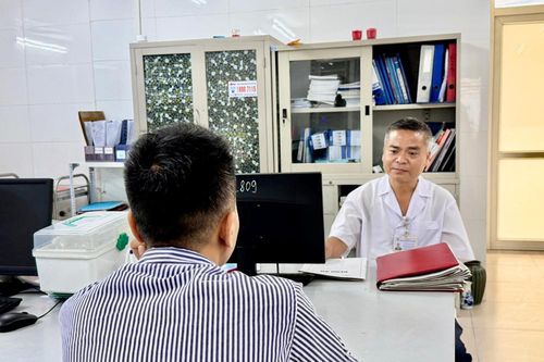 Mắc sốt rét ngoại lai sau khi từ Cameroon trở về