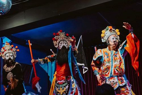 Di sản 'lên đèn' giữa nightlife
