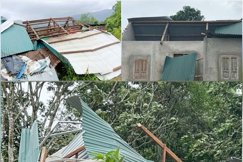 Giông lốc làm 36 căn nhà của bà con các xã miền núi bị sập và tốc mái