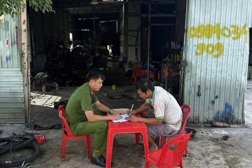 Gia Lai: Các cửa hàng sửa chữa xe máy cam kết không 'độ chế'