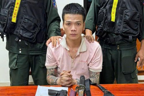 Bắt đối tượng tàng trữ trái phép ma túy và vũ khí 'nóng'