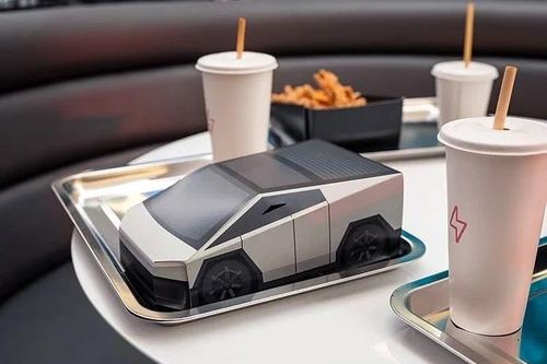 Hé lộ quán ăn Tesla có robot phục vụ kèm trạm sạc lớn nhất thế giới