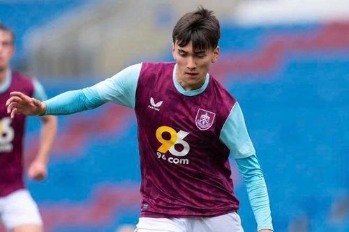 Đại gia V-League ký hợp đồng với sao Việt kiều từng khoác áo Burnley