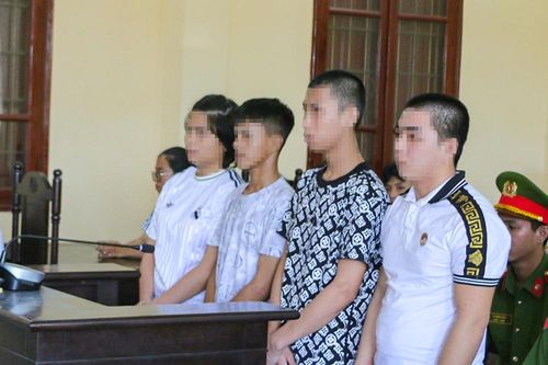 Cướp tiền ăn trộm được, cả nhóm lãnh án tù