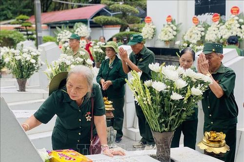 Thắp sáng ngọn lửa tri ân ở Ngã ba Đồng Lộc