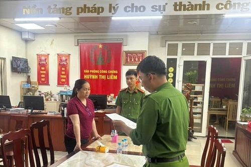 Khởi tố Công chứng viên cùng đồng phạm tội 'lừa đảo chiếm đoạt tài sản'
