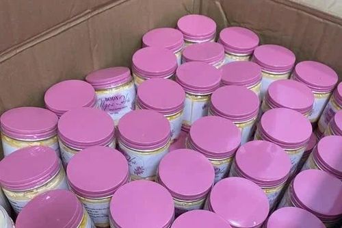 Viêm da, bong tróc vì dùng mỹ phẩm online