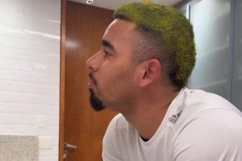 Diện mạo khác lạ của Gabriel Jesus
