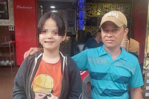 Mẹ bé gái 13 tuổi ở Hà Nội mất tích: 'Tôi không cho phép mình gục ngã'