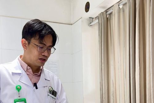 Cứu sống bệnh nhân bị lòi ruột, vỡ gan, đa chấn thương sau tai nạn giao thông