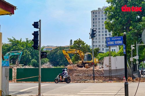 Hà Nội: Cơ bản phá dỡ xong tòa nhà để mở rộng đường Hùng Vương