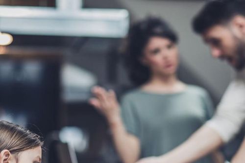 Mỗi tháng gửi chu cấp 10 triệu đồng, vợ cũ làm một việc khiến tôi xót con vô cùng