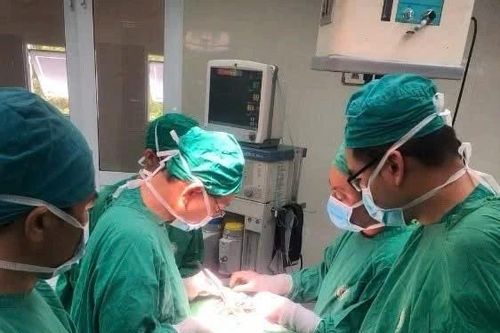 Gia Lai: Lần đầu tiên thực hiện thành công kỹ thuật cắt thanh quản toàn phần điều trị ung thư giai đoạn sớm