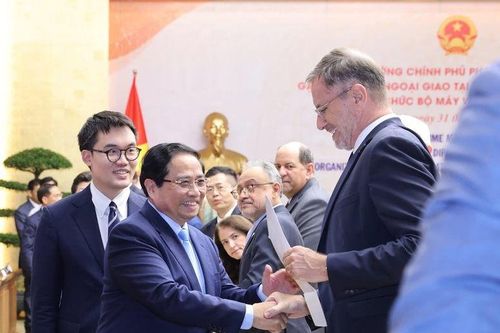 Việt Nam đón nhận ý kiến của bạn bè quốc tế với tấm lòng trân trọng