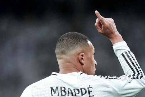 Áo mới của Mbappe gây sốt