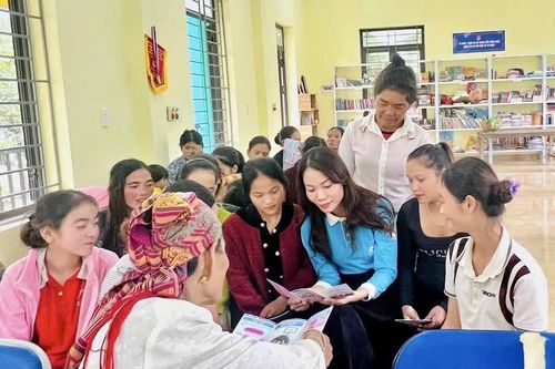 Để phụ nữ không 'lạc bước'
