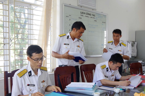 Đoàn thanh tra Quân chủng Hải quân làm việc tại Lữ đoàn Công binh 131