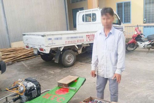 Công an xã An Minh bắt quả tang đối tượng dùng kích điện khai thác thủy sản trái phép
