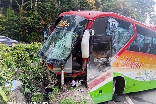 Xe buýt chở du khách Việt Nam gặp nạn tại Malaysia: Toàn bộ hành khách đều an toàn