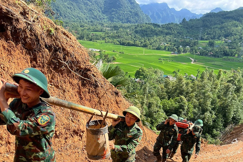 'Vượt nắng, thắng mưa' góp sức hoàn thành đường dây 500kV Lào Cai-Vĩnh Yên