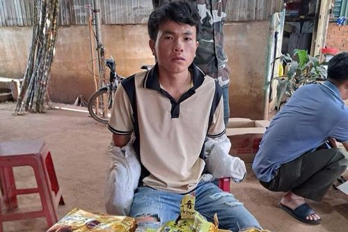 Bắt đối tượng vận chuyển 3kg 'đá'