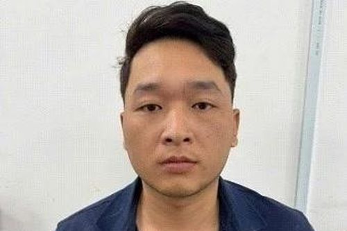 Rủ bạn gái mới quen đi chơi rồi cướp xe máy và điện thoại