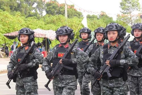 Nữ ca sĩ 'Viết tiếp câu chuyện hòa bình' cực khí chất khi vào vai công an: 'Mọi người nghĩ tôi là nữ cảnh sát cơ động biết hát'