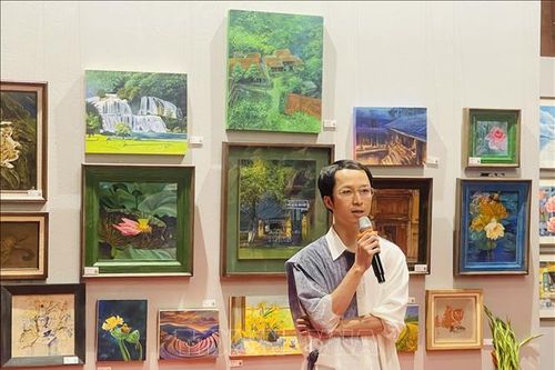 Triển lãm tranh 'Nước non ngàn dặm'