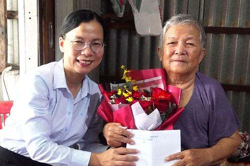 Lãnh đạo các địa phương chúc mừng Ngày truyền thống Công an nhân dân