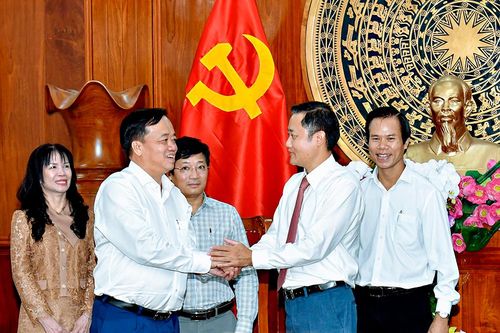 Cà Mau mong muốn Học viện Chính trị khu vực IV hỗ trợ đào tạo cán bộ