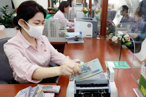 Lãi suất ngân hàng ngày 22/8: Bảng thống kê lãi suất gửi tiền tiết kiệm online
