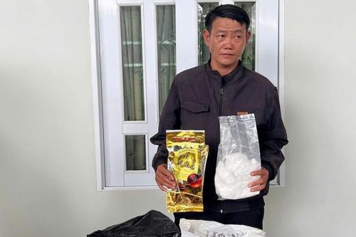 Bắt quả tang người đàn ông bán 1kg ma túy đá