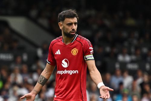 Bruno Fernandes lý giải cú sút phạt đền 'thảm họa'