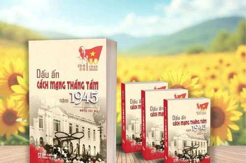 Chạm vào 'dấu son chói lọi' của dân tộc qua từng trang sách