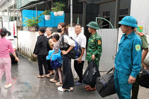 Các địa phương, đơn vị trên địa bàn Quân khu 4 sơ tán dân phòng tránh bão số 5