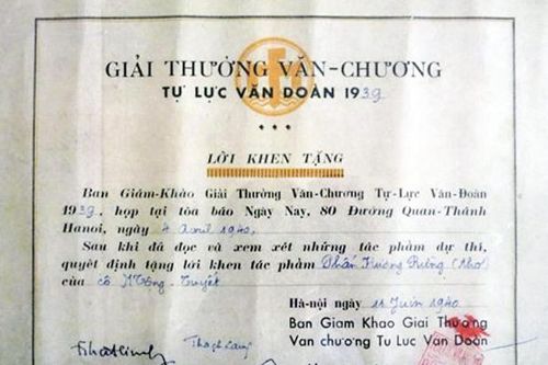Nhà văn, ứng xử xã hội và sự 'tự biết mình'