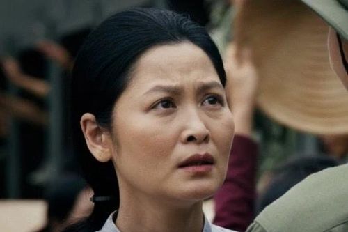 'Mưa đỏ' xô đổ 'Địa đạo'