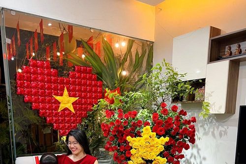 Tự hào Tổ quốc từ những điều bình dị