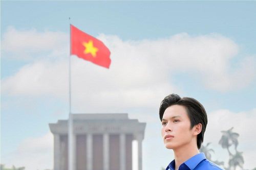 Nam vương Hà Nội 2024 gây thương nhớ với bộ ảnh trước thềm Quốc khánh