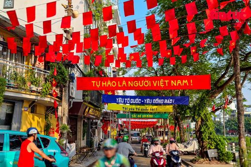 Khởi động 'Sắc đỏ Ba Đình' với 28.000 lá cờ Tổ quốc trên tuyến phố dài 800 mét