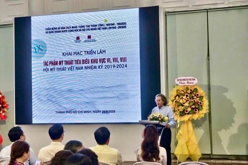 Khai mạc Triển lãm Mỹ thuật chào mừng 80 năm Quốc khánh