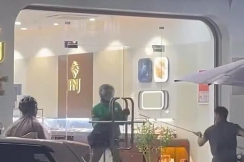 Thu hồi tài sản hơn 830 triệu vụ người nước ngoài cướp tiệm vàng