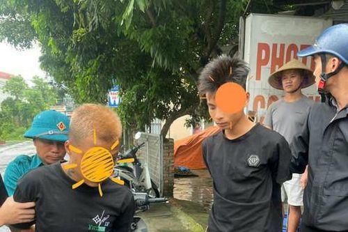 Bắt nóng 3 đối tượng cướp xe máy trong đêm