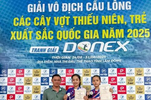 Cà Mau giành Huy chương Bạc đôi nữ U15 giải cầu lông quốc gia 2025